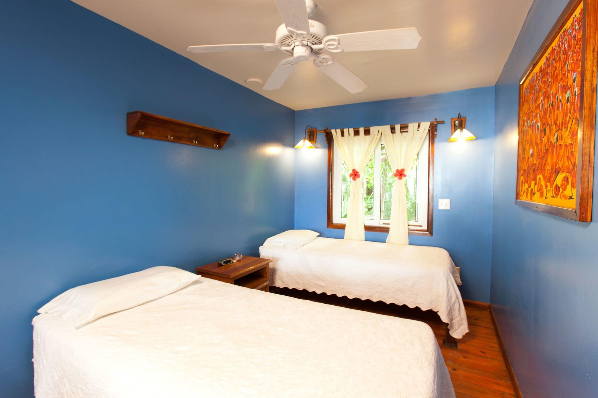 Bananarama Dive & Beach Resort West Bay Exterior photo