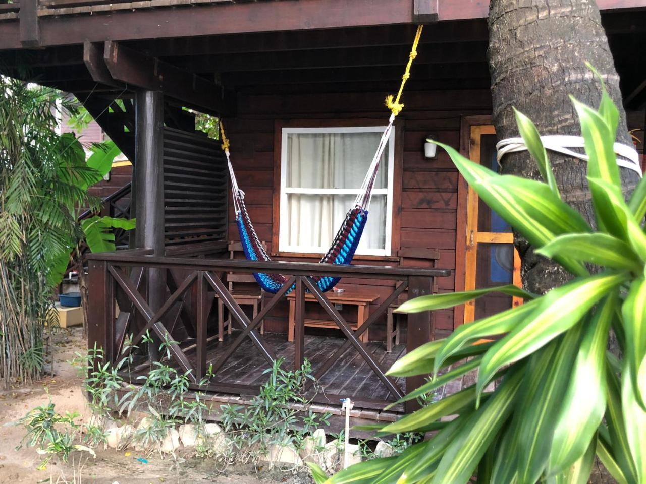 Bananarama Dive & Beach Resort West Bay Exterior photo