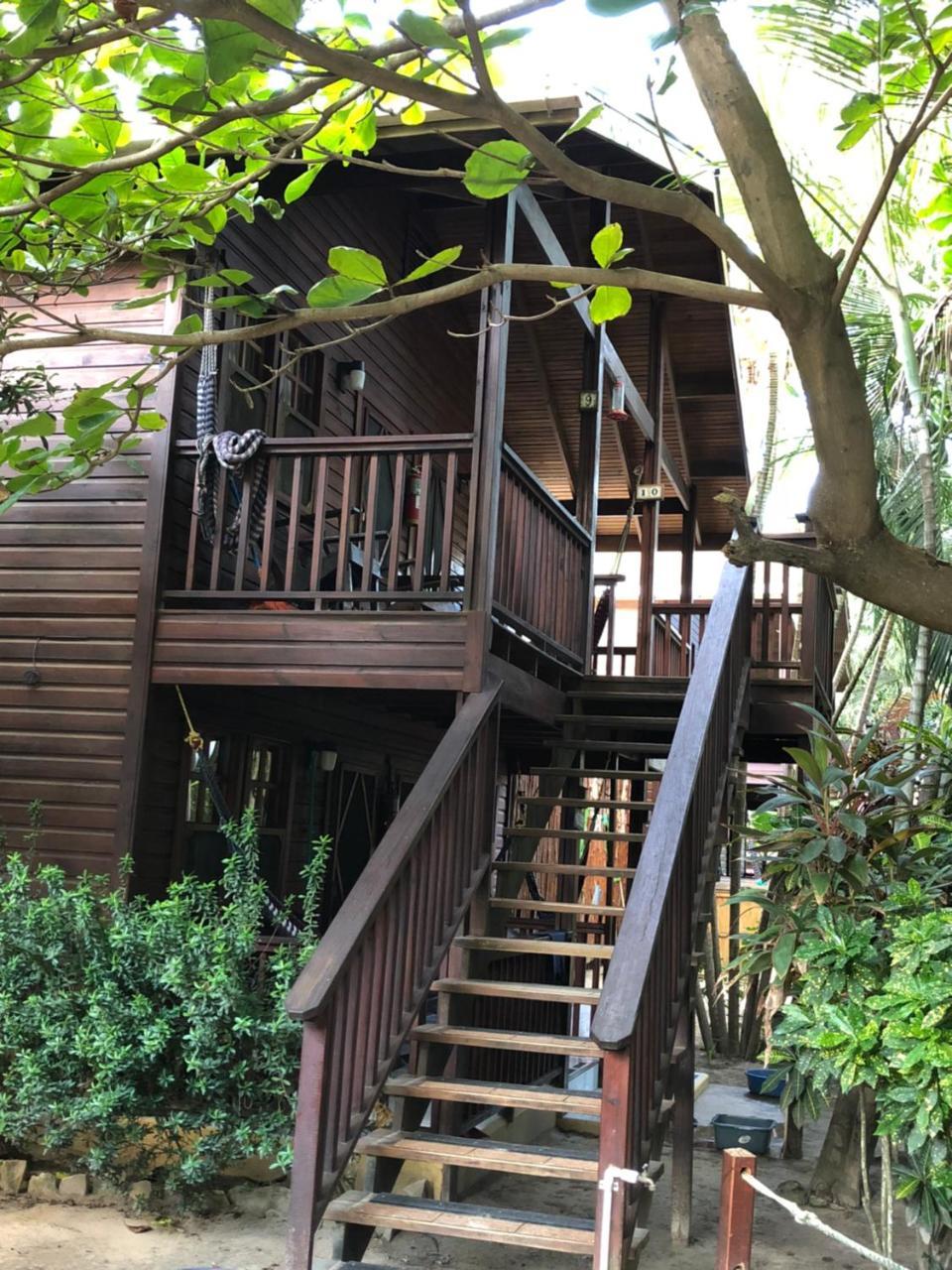 Bananarama Dive & Beach Resort West Bay Exterior photo