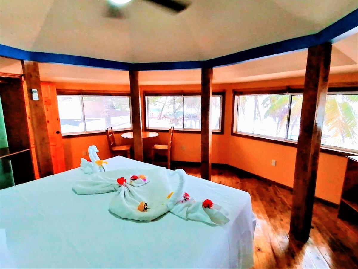Bananarama Dive & Beach Resort West Bay Exterior photo